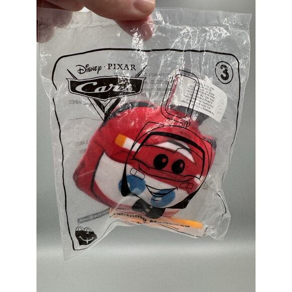 McDonalds Disney Cars Lightning McQueen Keychain Bags Clip Happy Meal Toy SEALED - Picture 1 of 5